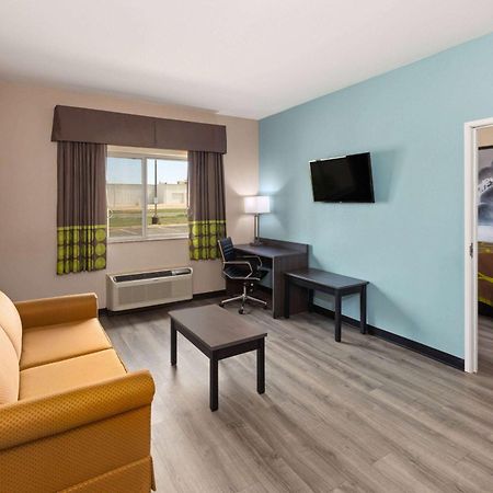 Hotel Super 8 By Wyndham Lubbock West Exterior foto
