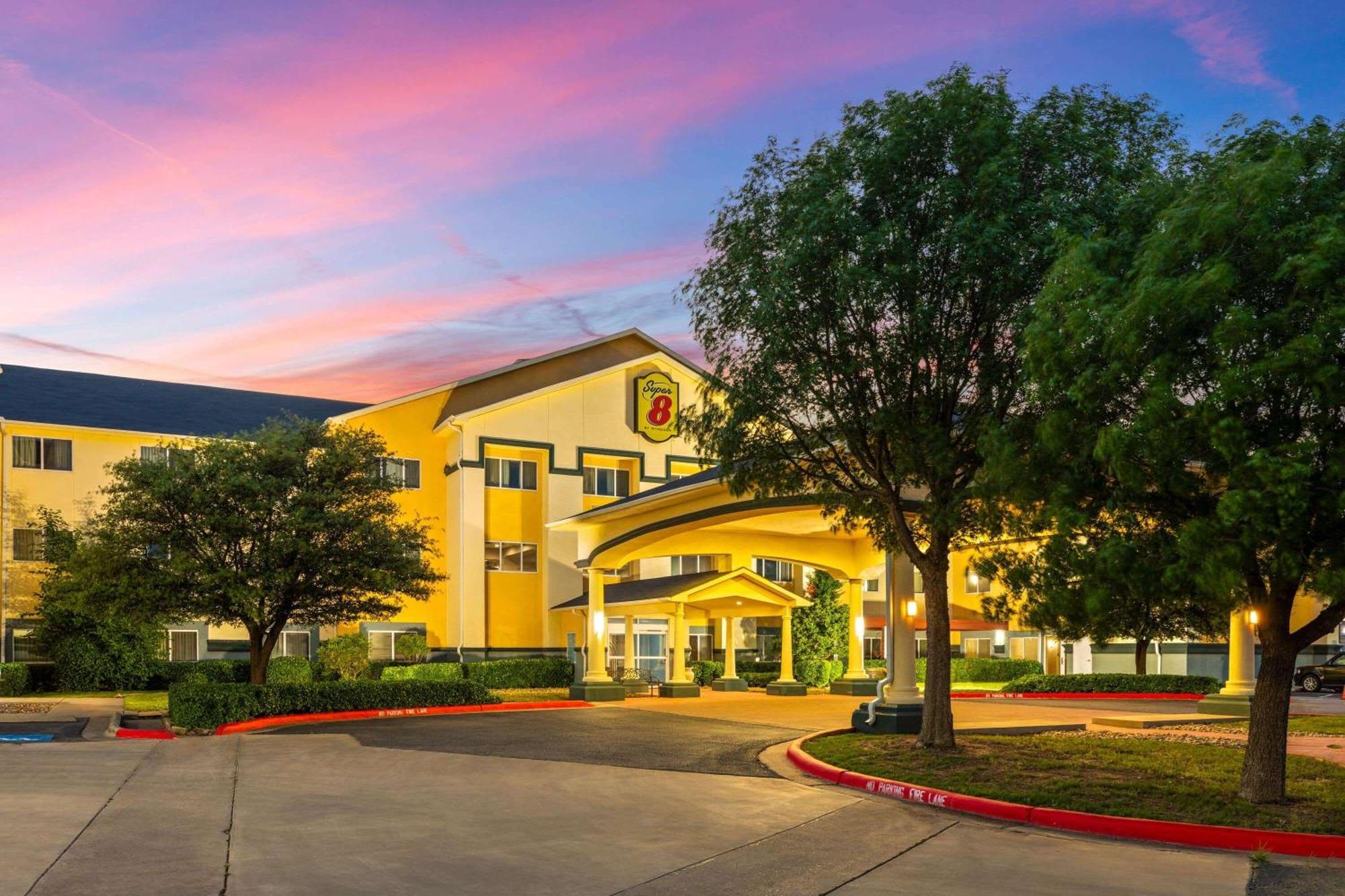 Hotel Super 8 By Wyndham Lubbock West Exterior foto